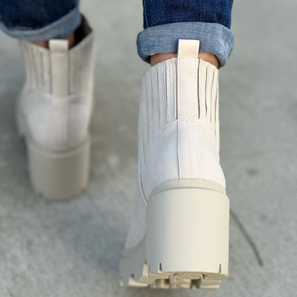 Nude chunky lug sole platform boot - Picture 6 of 9